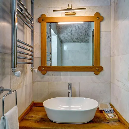 Vasil Cave Hotel *