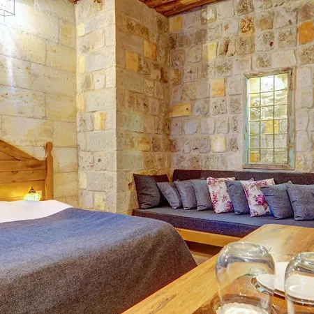 Vasil Cave Hotel