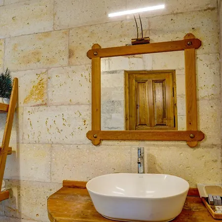 Hotel Vasil Cave