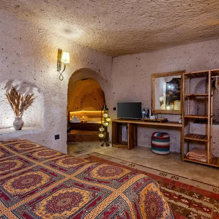 Vasil Cave * Uchisar