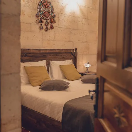 Vasil Cave Hotel *